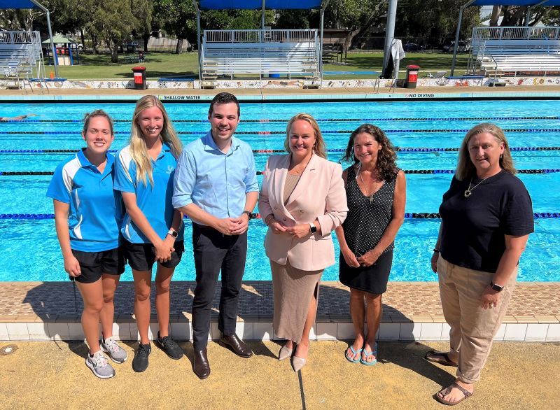 Blue Fit staff Emma Preece and Hannah Richardson, Deputy Lord Mayor Declan Clausen, Lord Mayor of Newcastle Nuatali Nelmes, Mayfield Swimming Center regular user Leanne Sanderson and Newcastle City Acting Chief Executive, Community and Recreation, Donna McGovern, celebrate the announcement of heating improvements at the Mayfield and Wallsend pools.